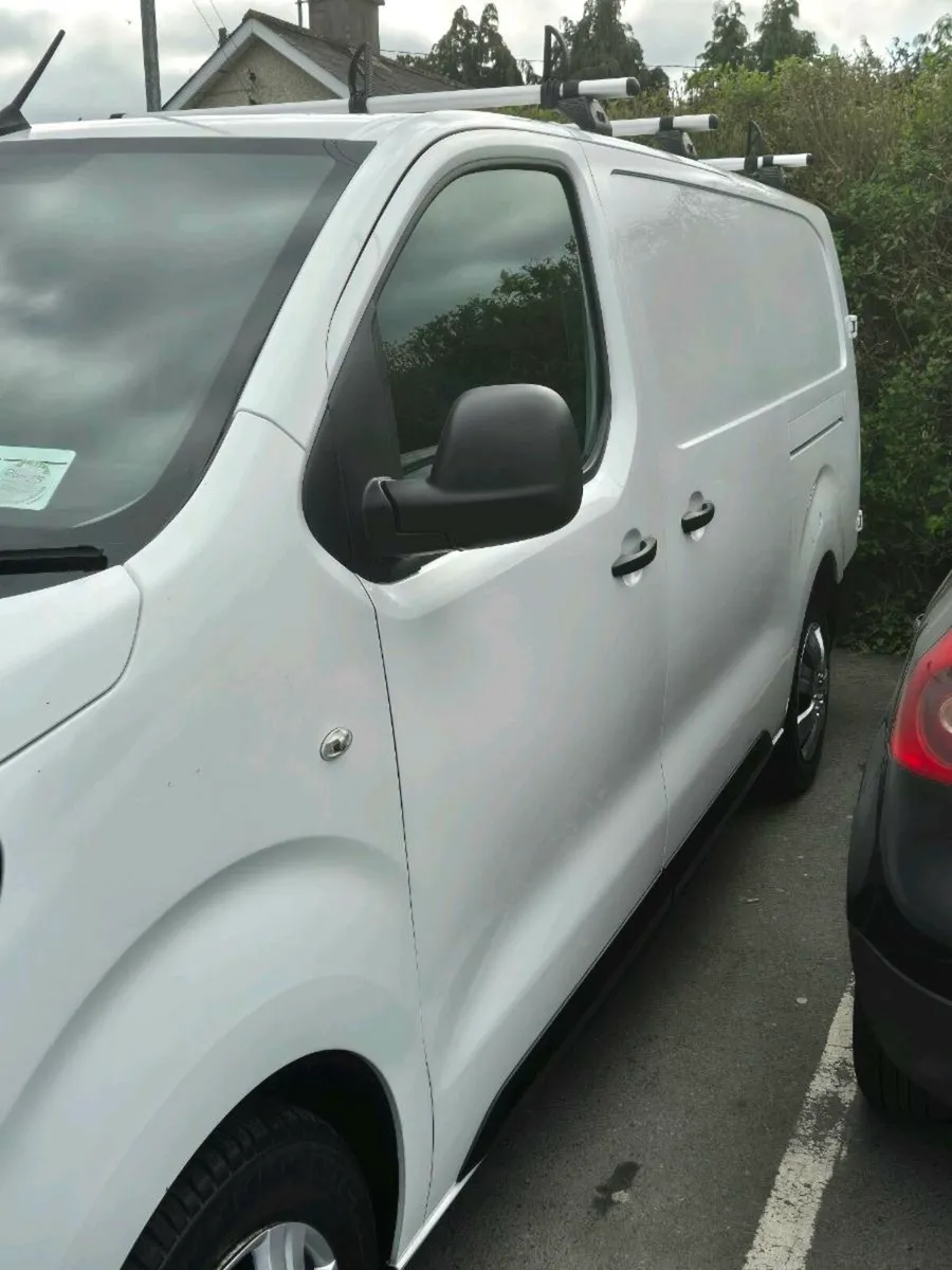 2020 Vivaro 1.5  no vat - Image 3