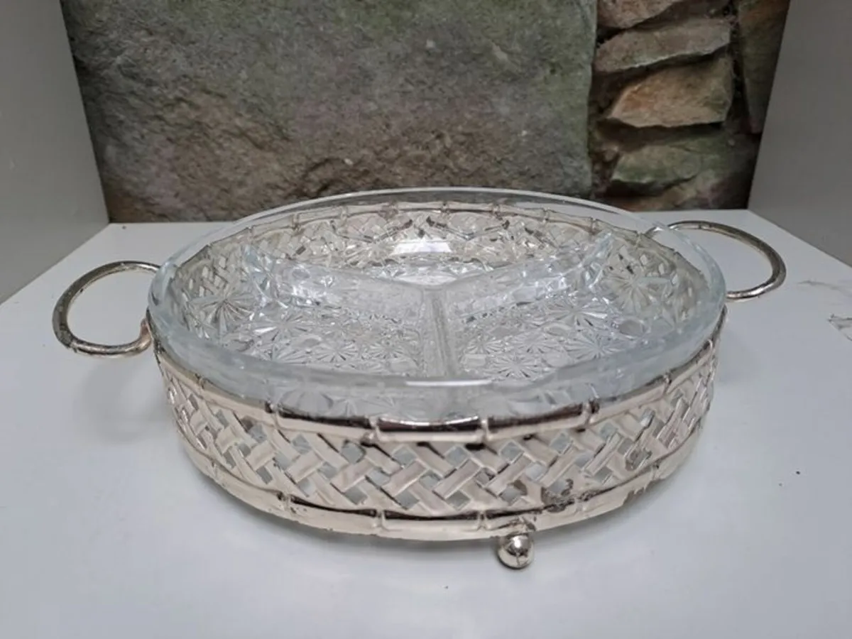 Vintage daisy and button serving dish - Image 1