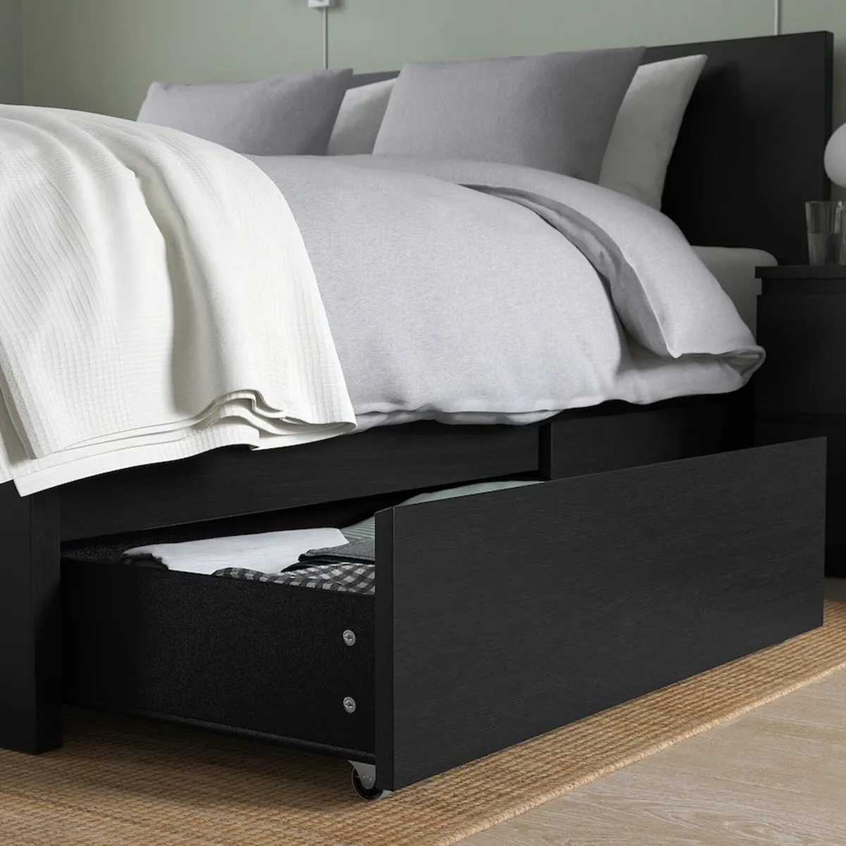 Malm IKEA king size bed with storage and mattress - Image 4