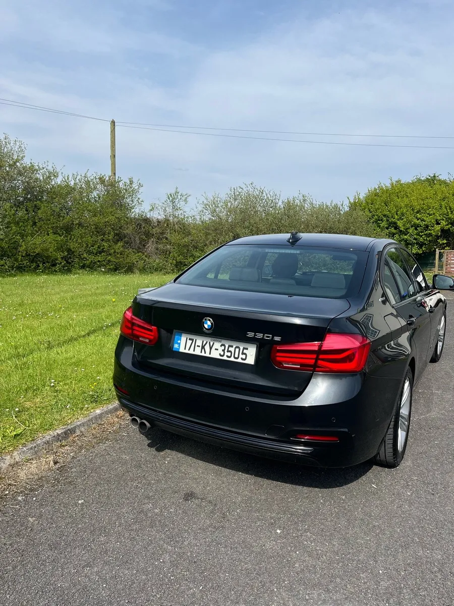 BMW 330e 2017 - Image 3