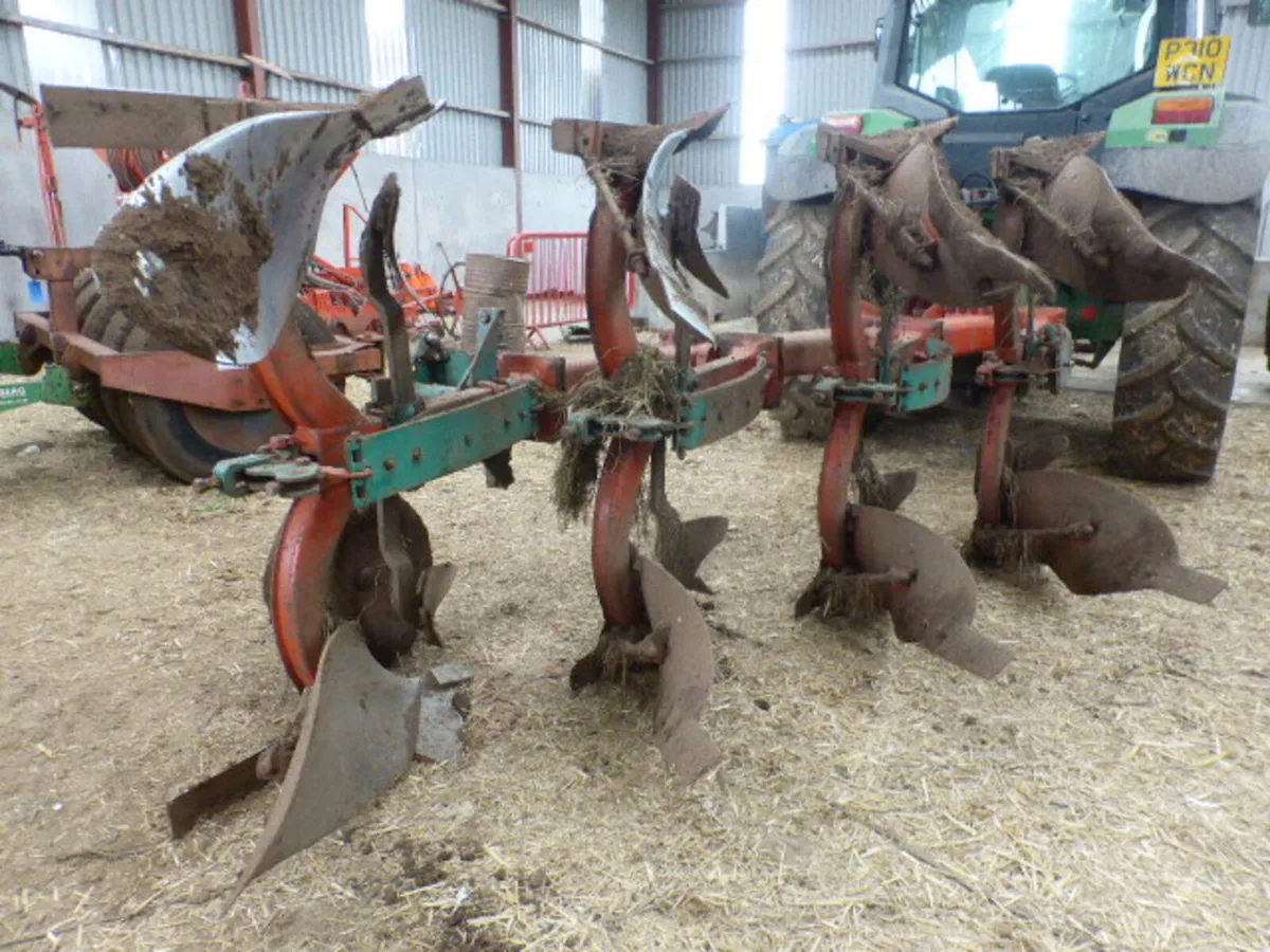 Kverneland Reversible 4 Furrow Plough - Image 3