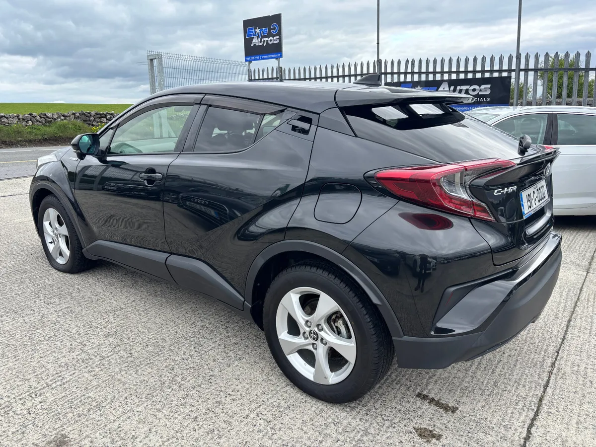 Toyota CH-R Luna self charging hybrid 2019 - Image 2
