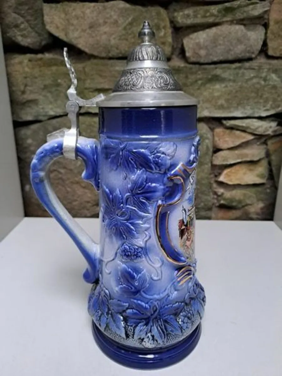 Vintage Blue Octoberfest beer stein - Image 3