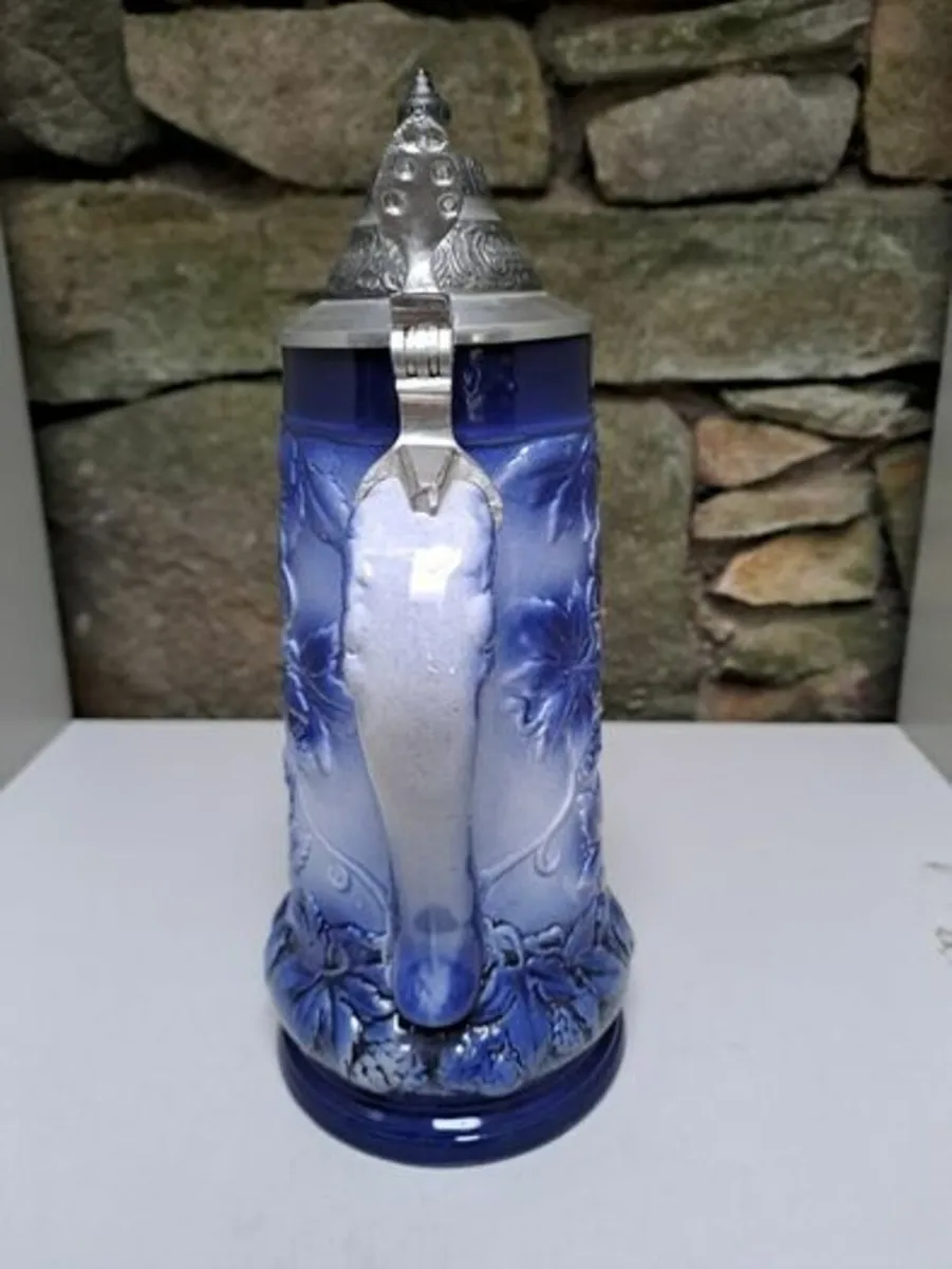 Vintage Blue Octoberfest beer stein - Image 4