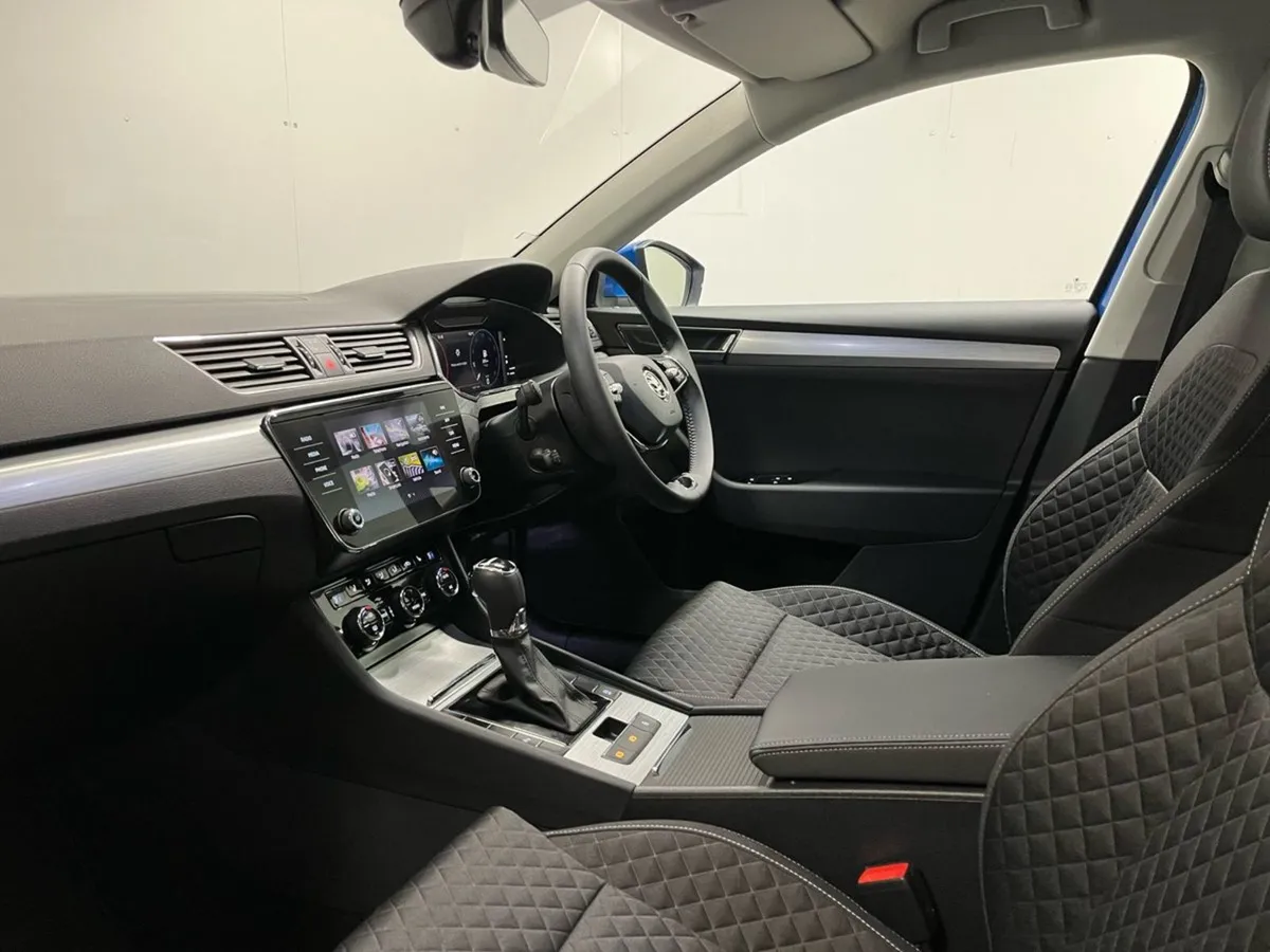 Skoda Superb Ambition DSG 2.0tdi 150BHP - Parking - Image 4