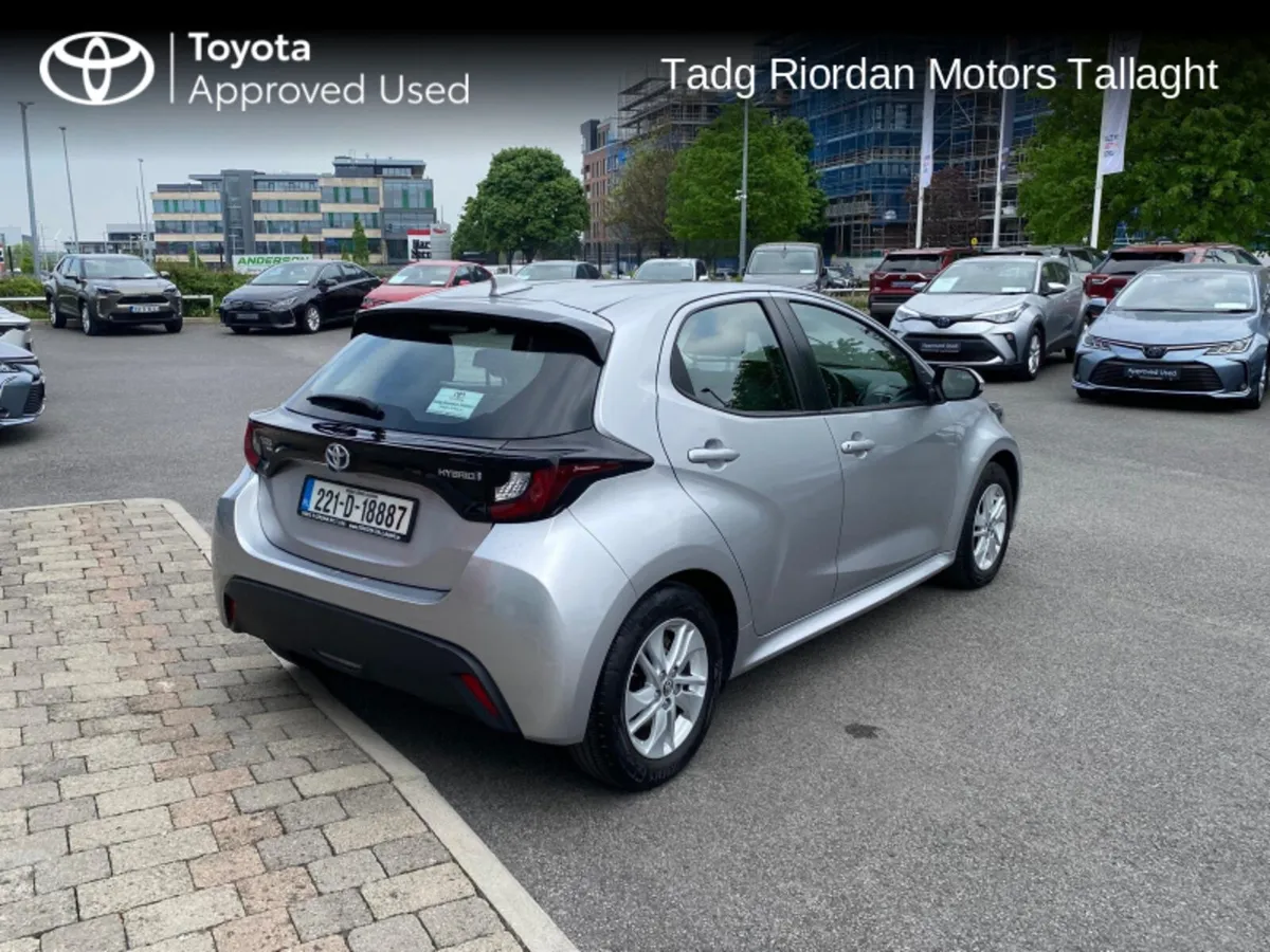 Toyota Yaris HYBRID LUNA 4DR AUTO - Image 2