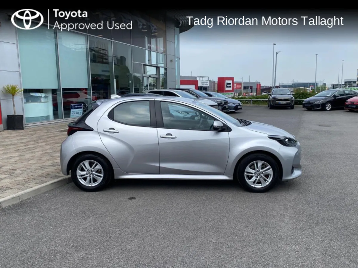 Toyota Yaris HYBRID LUNA 4DR AUTO - Image 3