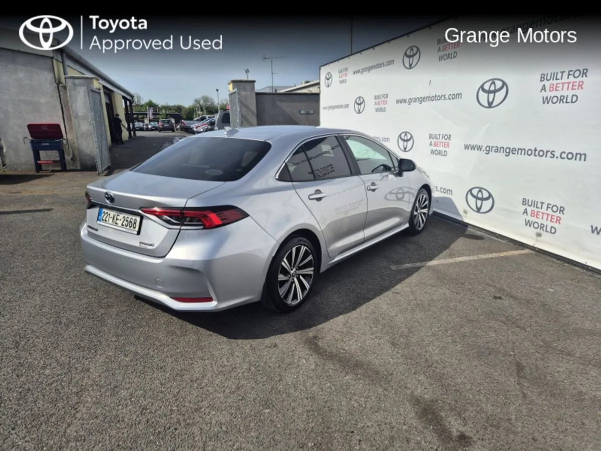 Toyota Corolla 1.8 Hybrid Luna Sport SAL - Image 2
