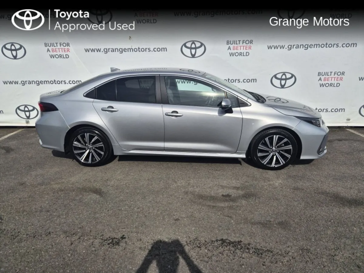 Toyota Corolla 1.8 Hybrid Luna Sport SAL - Image 3
