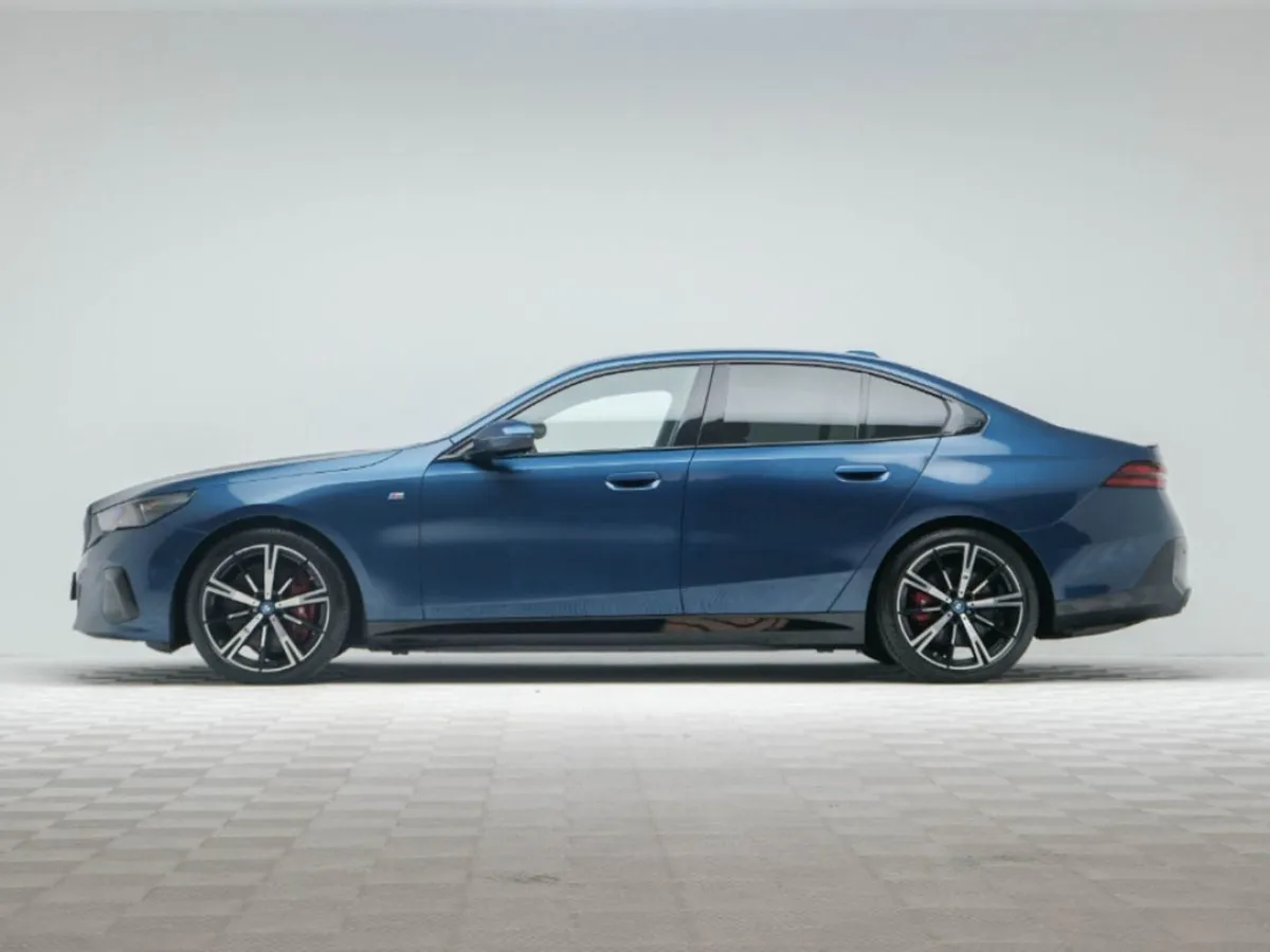 BMW i5 40 M Sport PRO Edrive - Image 4