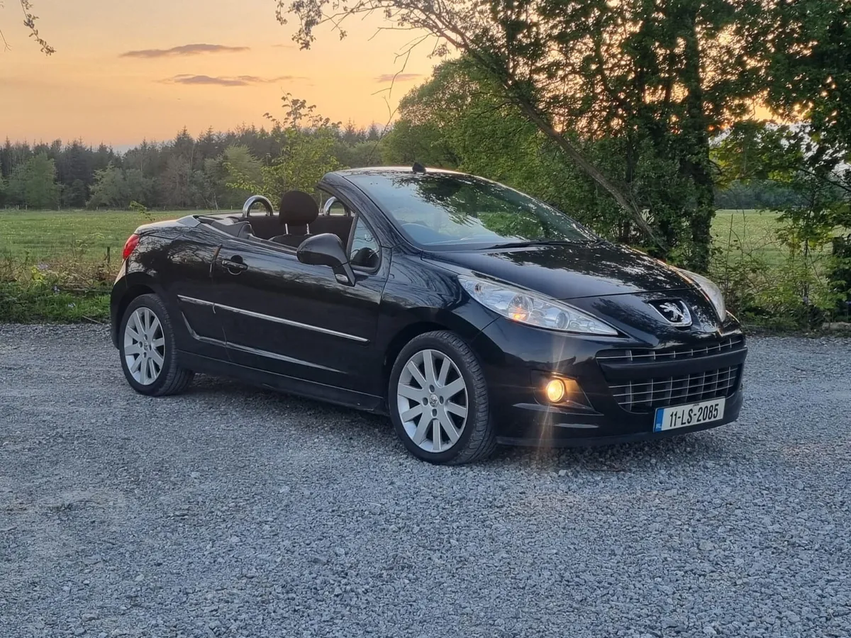 Peugeot 207 2011 convertible - Image 1