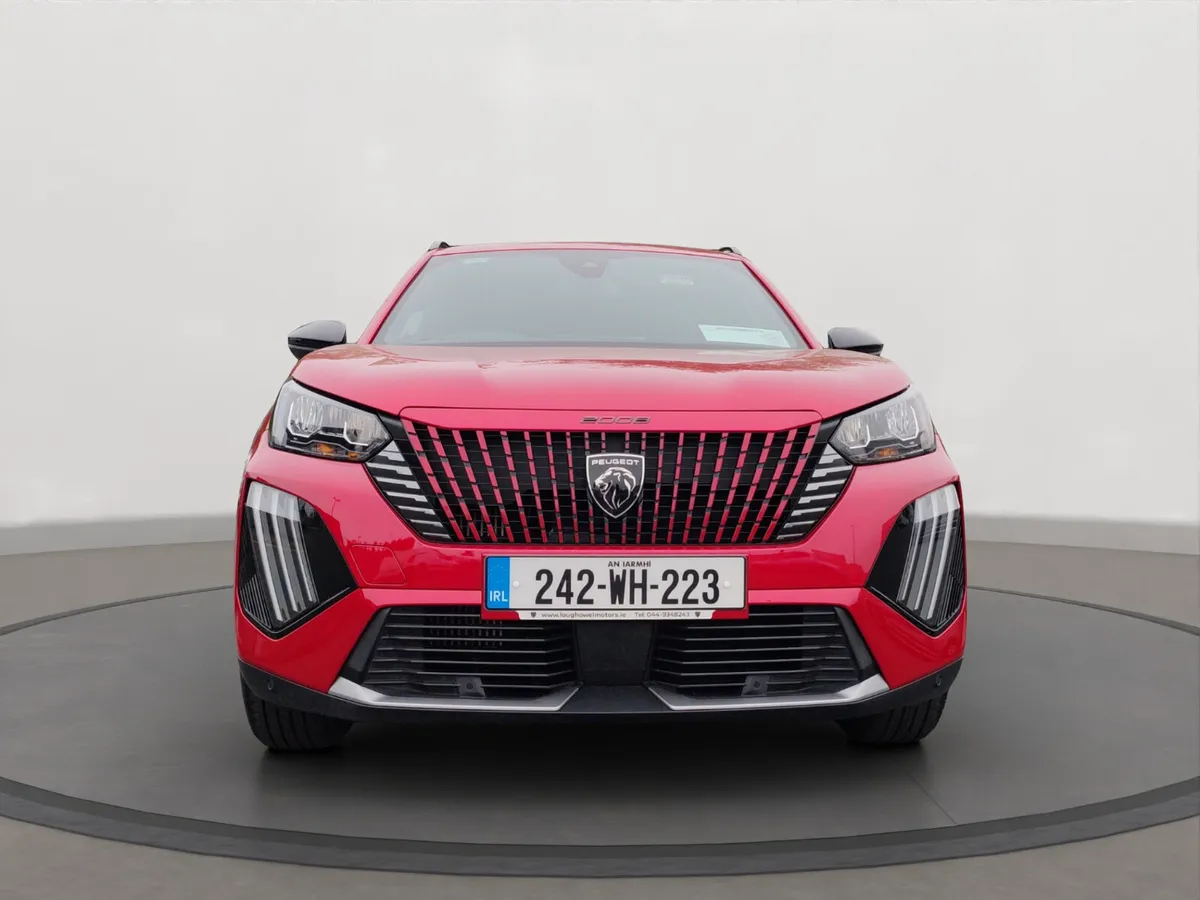 242 Ex Demo Peugeot 2008 1.2 - Image 3
