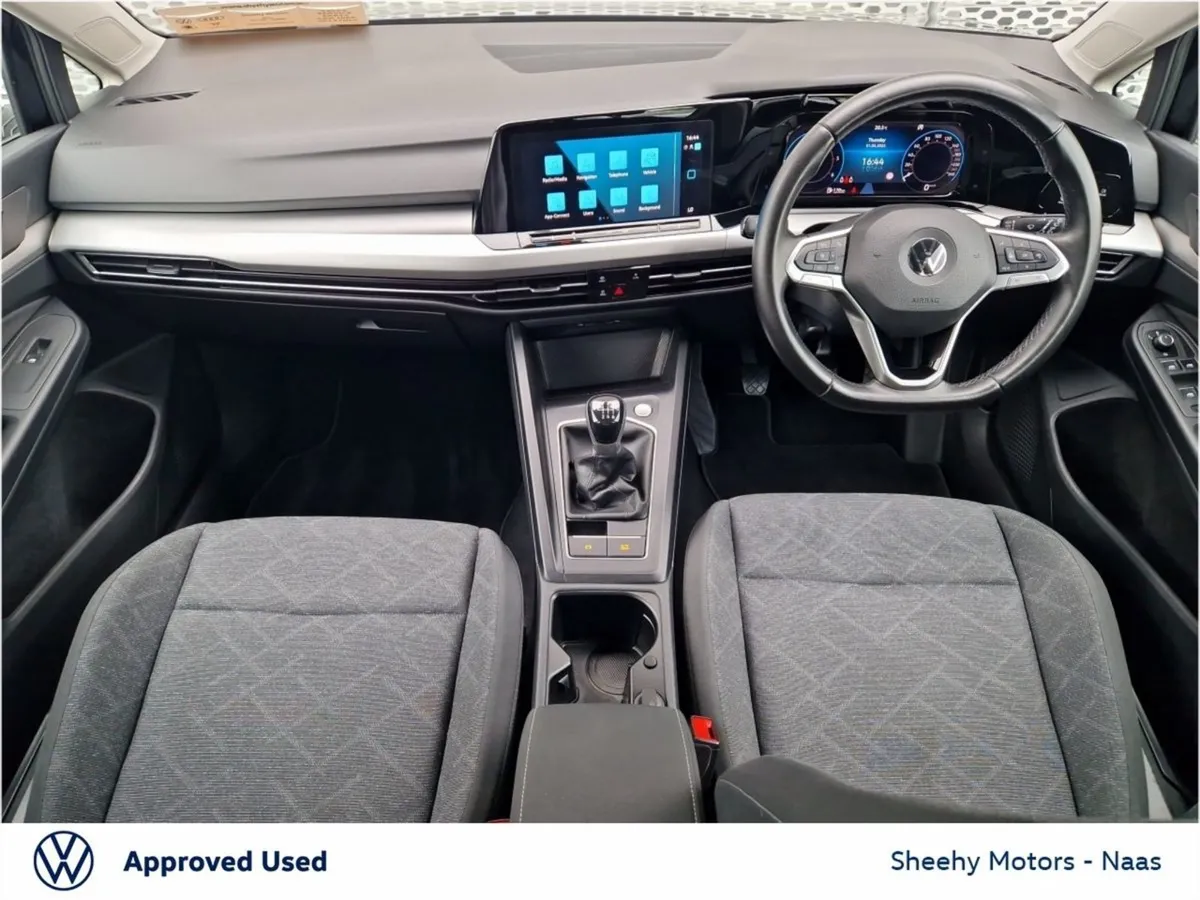 Volkswagen Golf Life 2.0tdi - Image 3