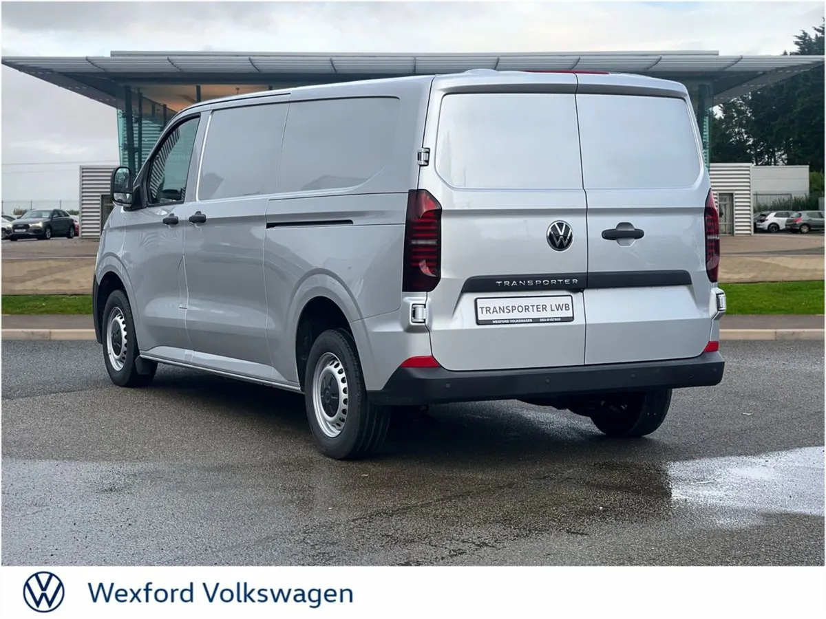 Volkswagen Transporter 30 Trendline LWB 2.0tdi 15 - Image 4