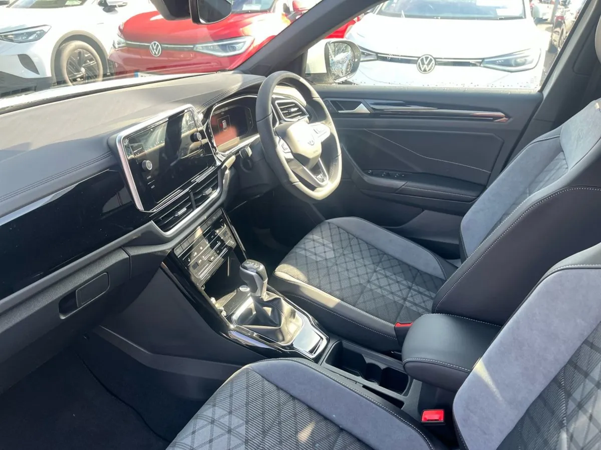 Volkswagen T-Roc R-line 75 1.5tsi 150HP Auto - Image 3
