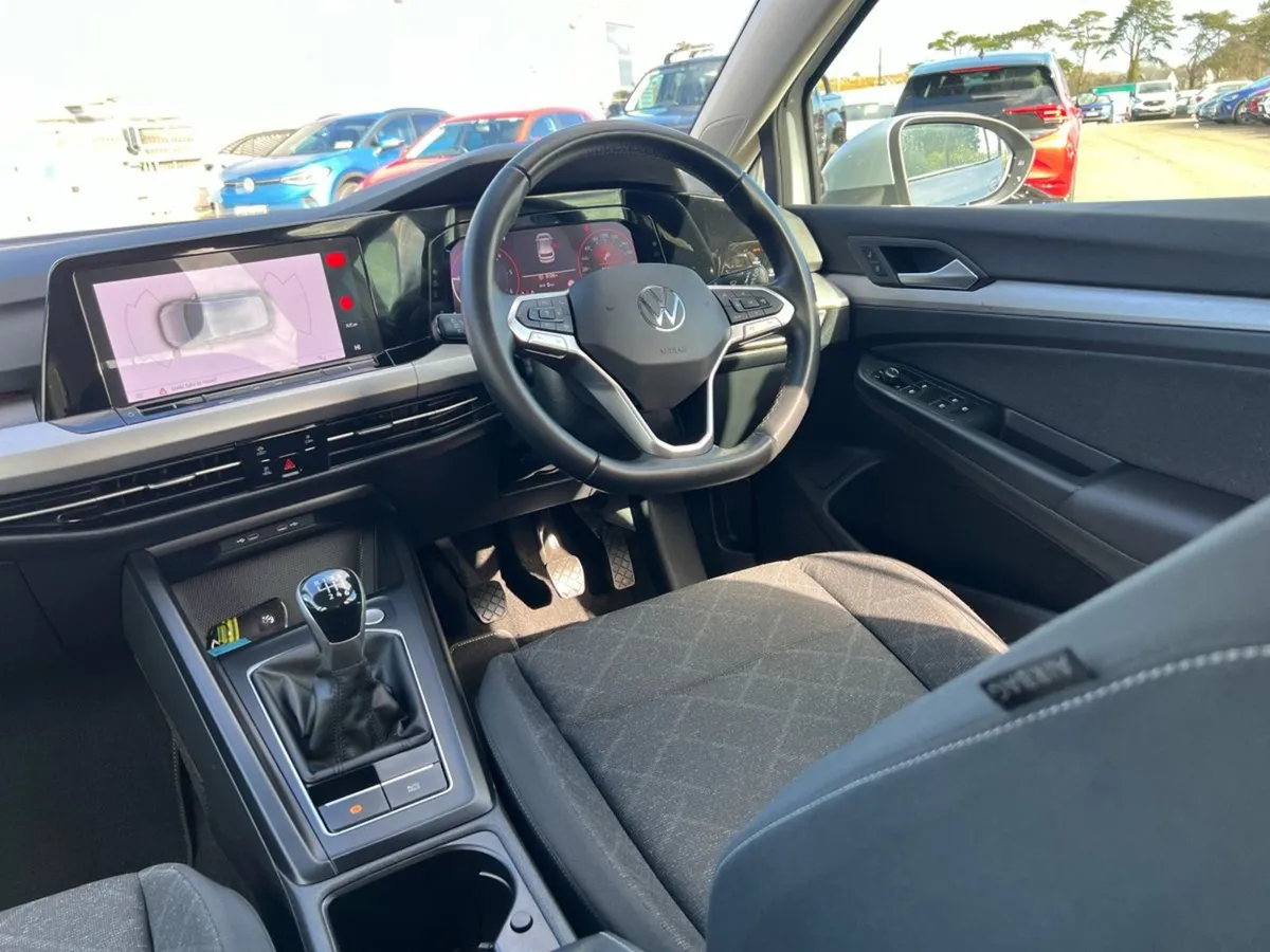 Volkswagen Golf Life 2.0 TDI 115HP - Image 3