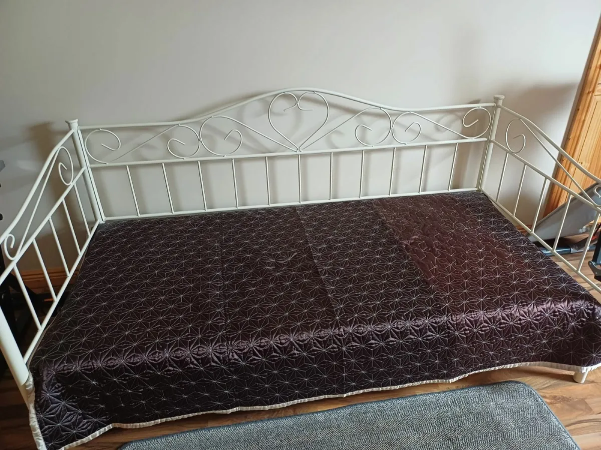 bed - Image 3