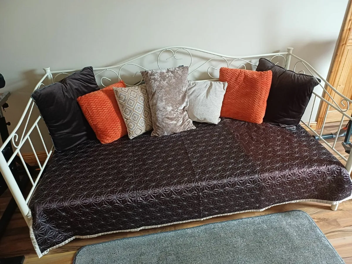 bed - Image 4