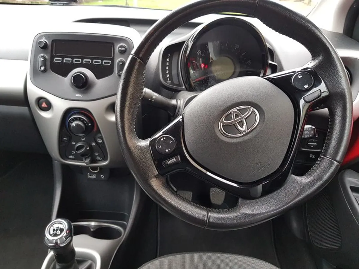 2017 Toyota AYGO 1.0VVTI X-Play  5 door - Image 2