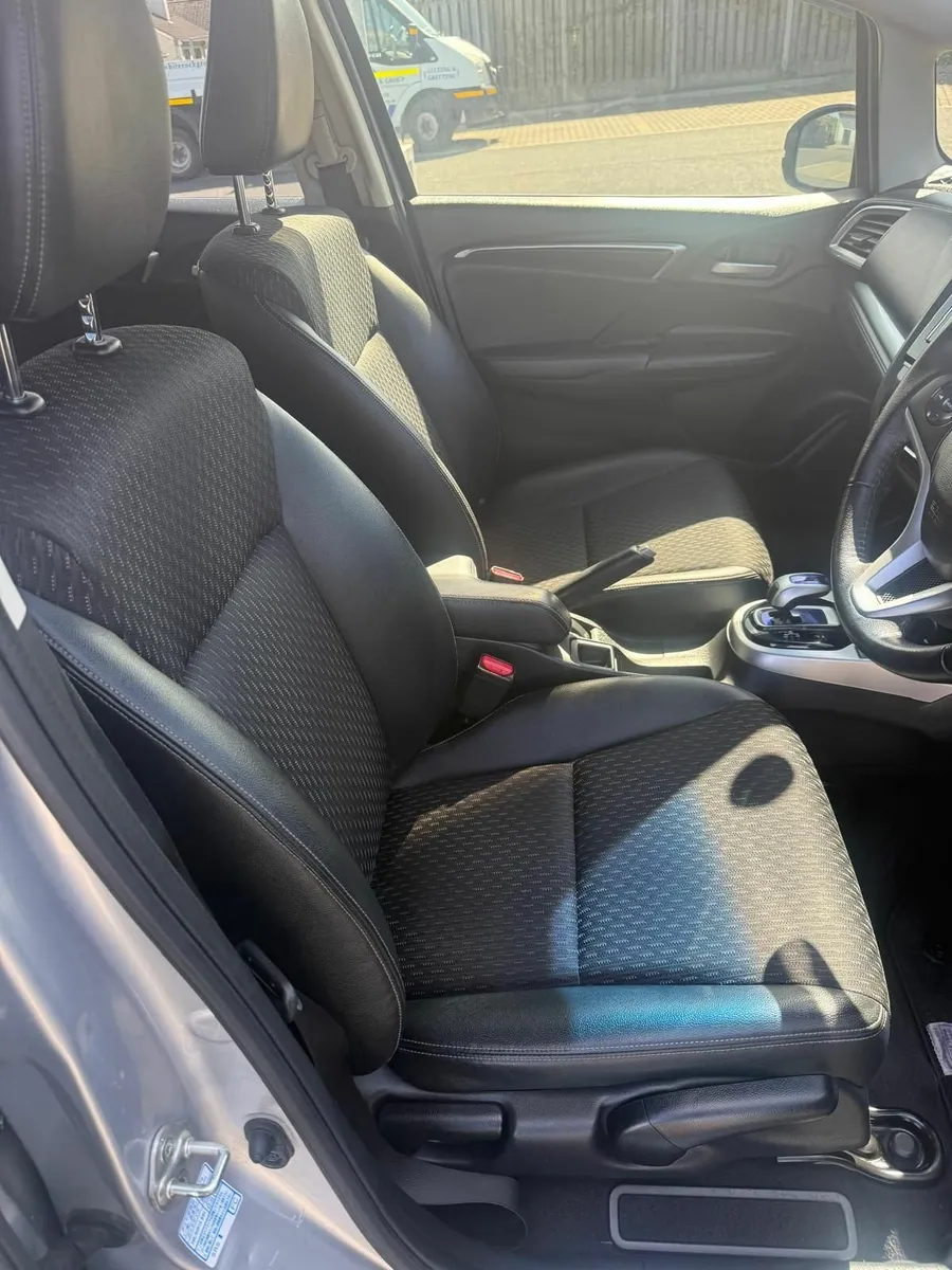 Honda Fit 2015 GP5 top specs - Image 2
