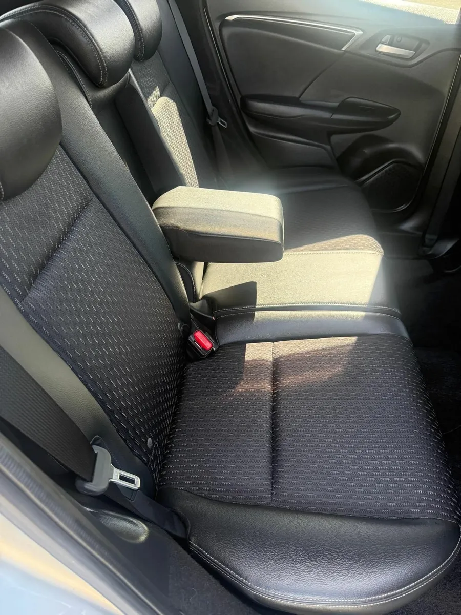 Honda Fit 2015 GP5 top specs - Image 3