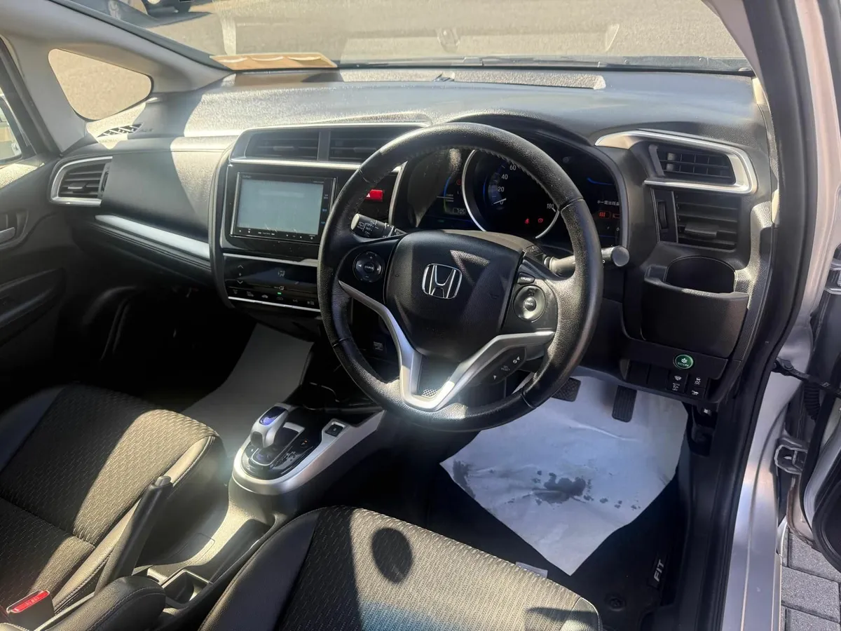 Honda Fit 2015 GP5 top specs - Image 4
