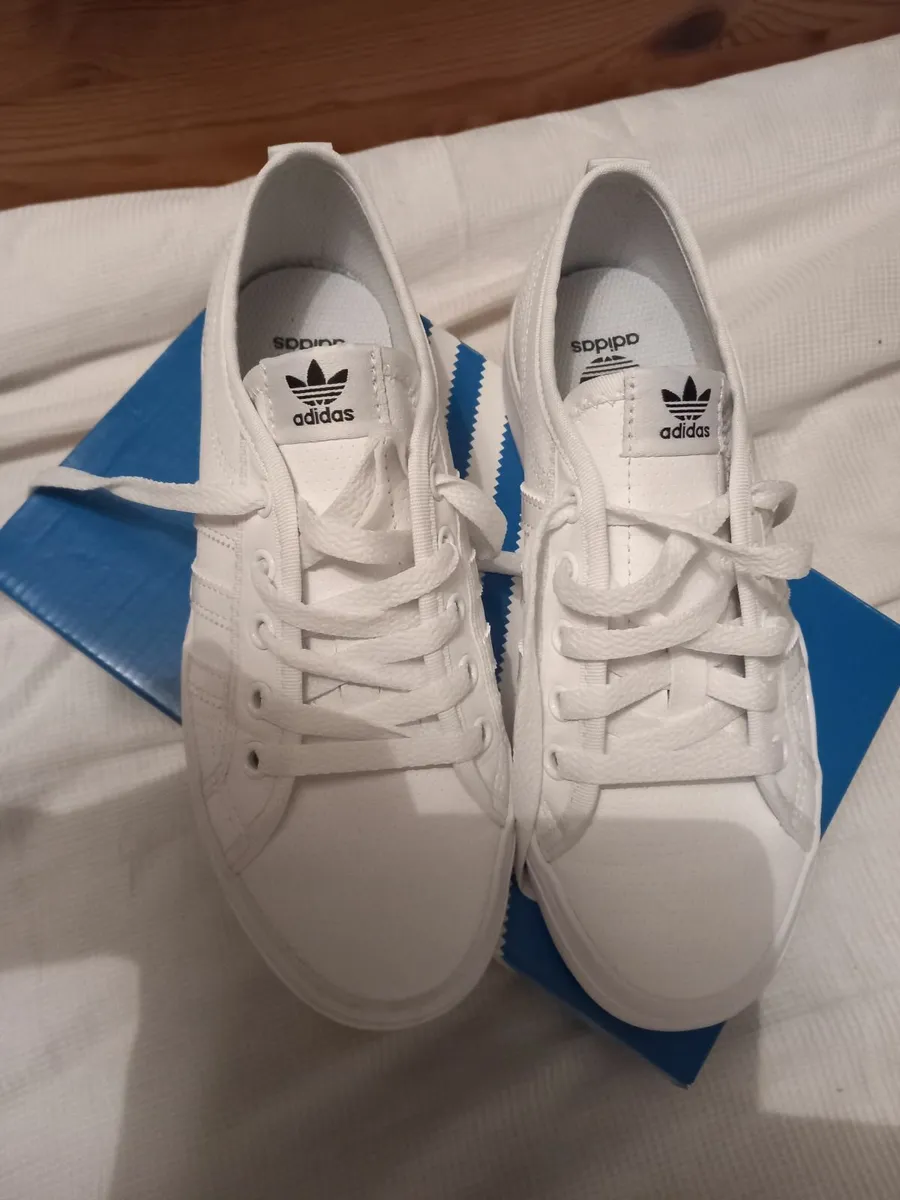 Addidas Nizza Trainers Size 4 - Image 1