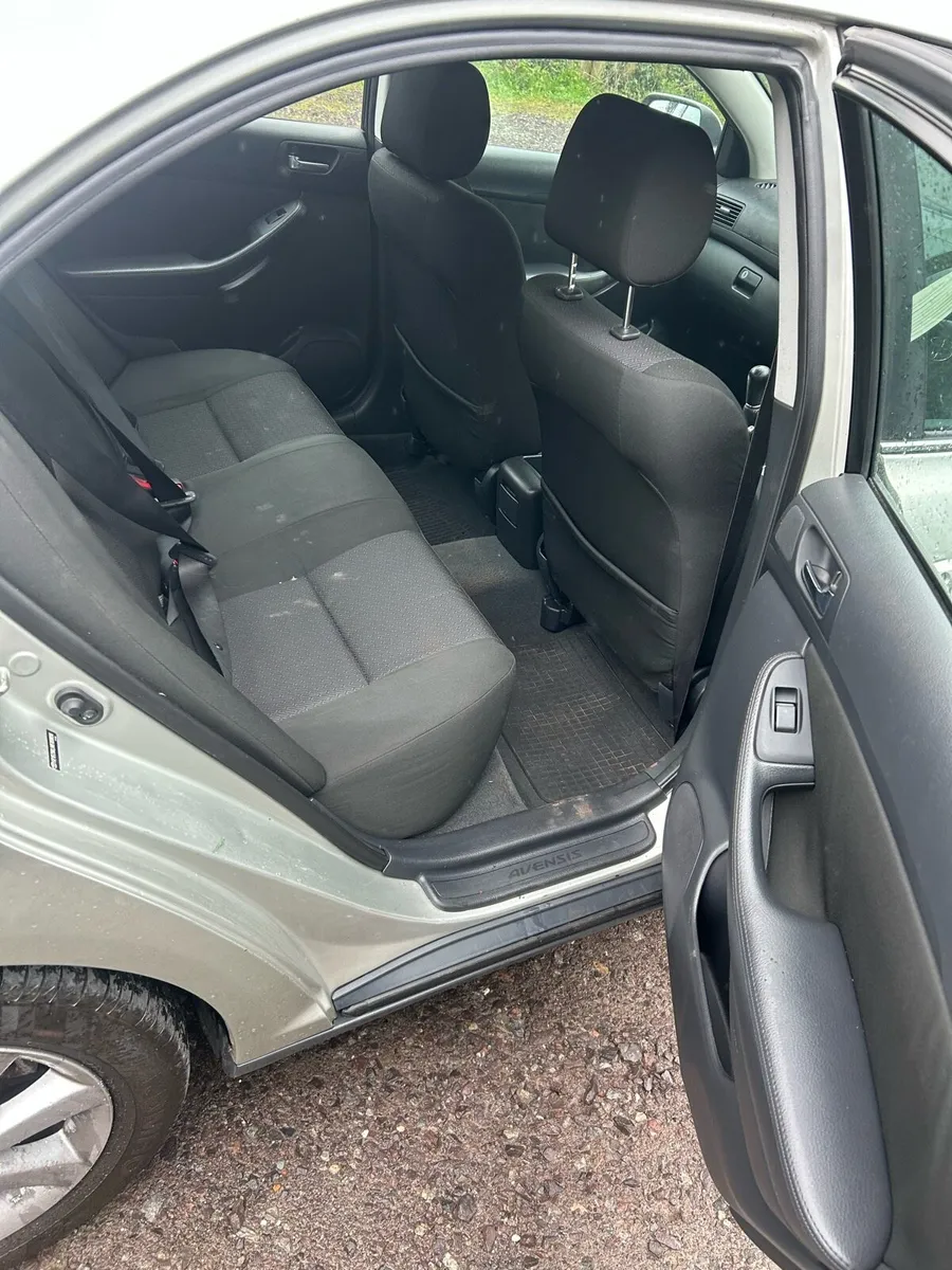 Toyota avensis - Image 3