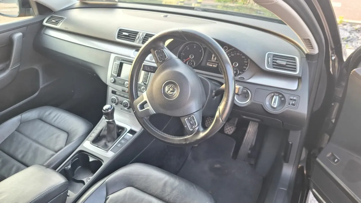 Volkswagen Passat 2014 - Image 1