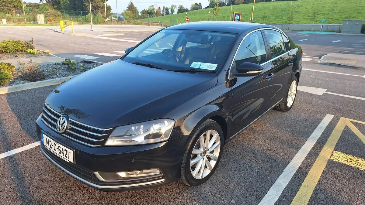 Volkswagen Passat 2014 - Image 2