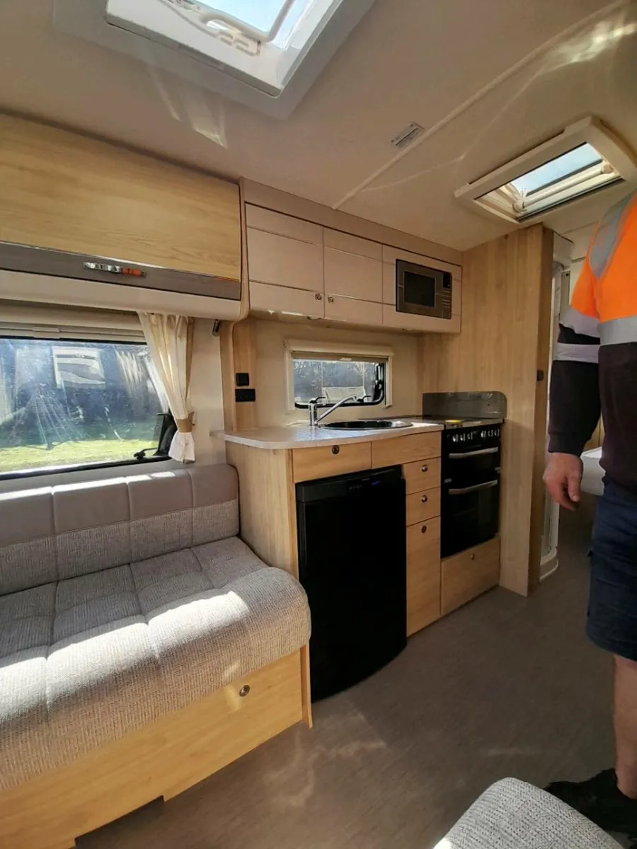 MOTORHOME - Image 3