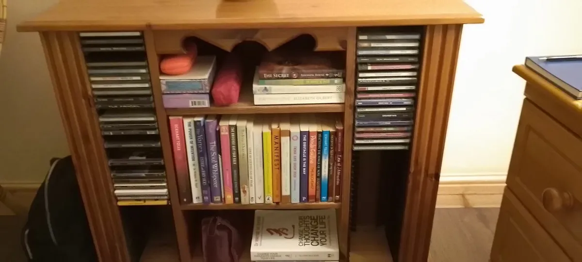 Cd/ book stand - Image 1