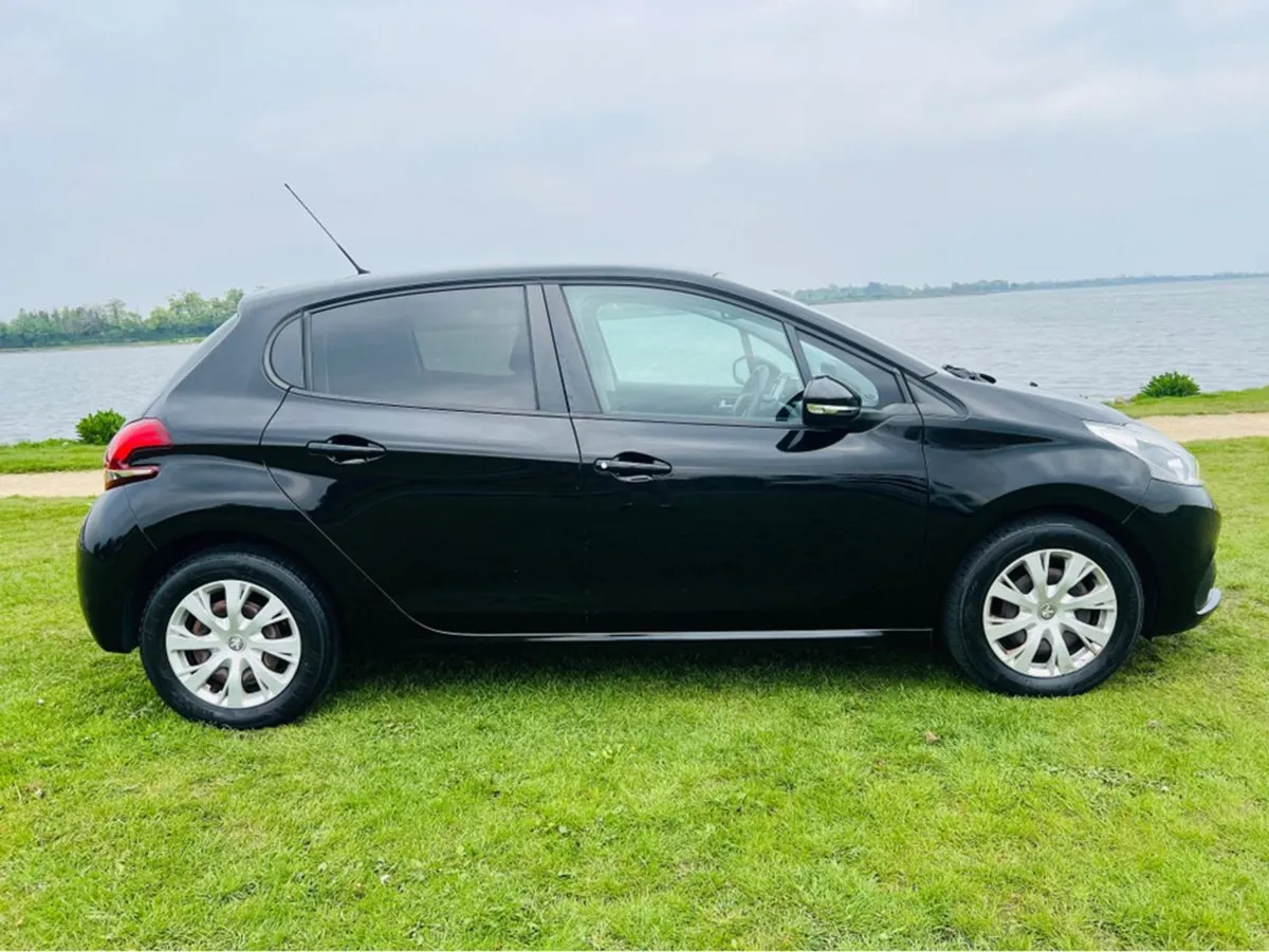 Peugeot 208 1.2 Auto - Image 3