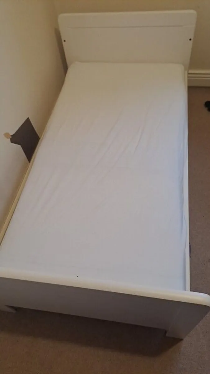 Mamas and Papas Coastline Cot Bed.  e79 or near offer - Image 3