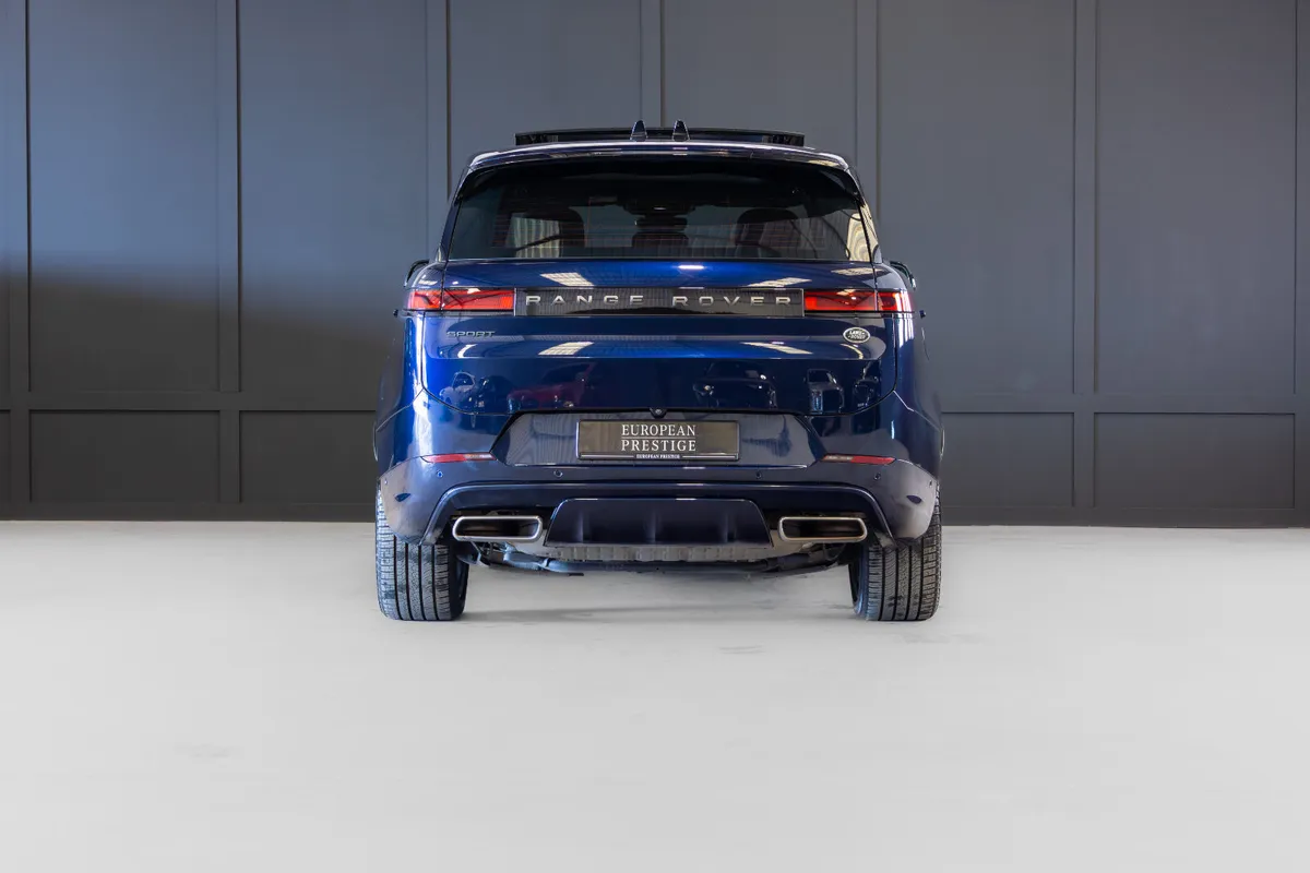2023 Land Rover Range Rover Sport Dynamic P440e - Image 4