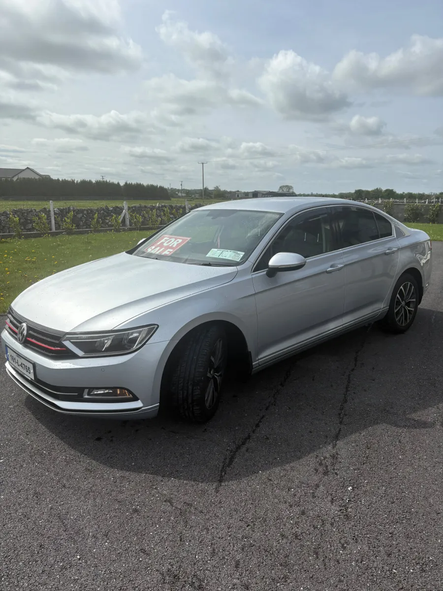 Volkswagen Passat 2016 - Image 2