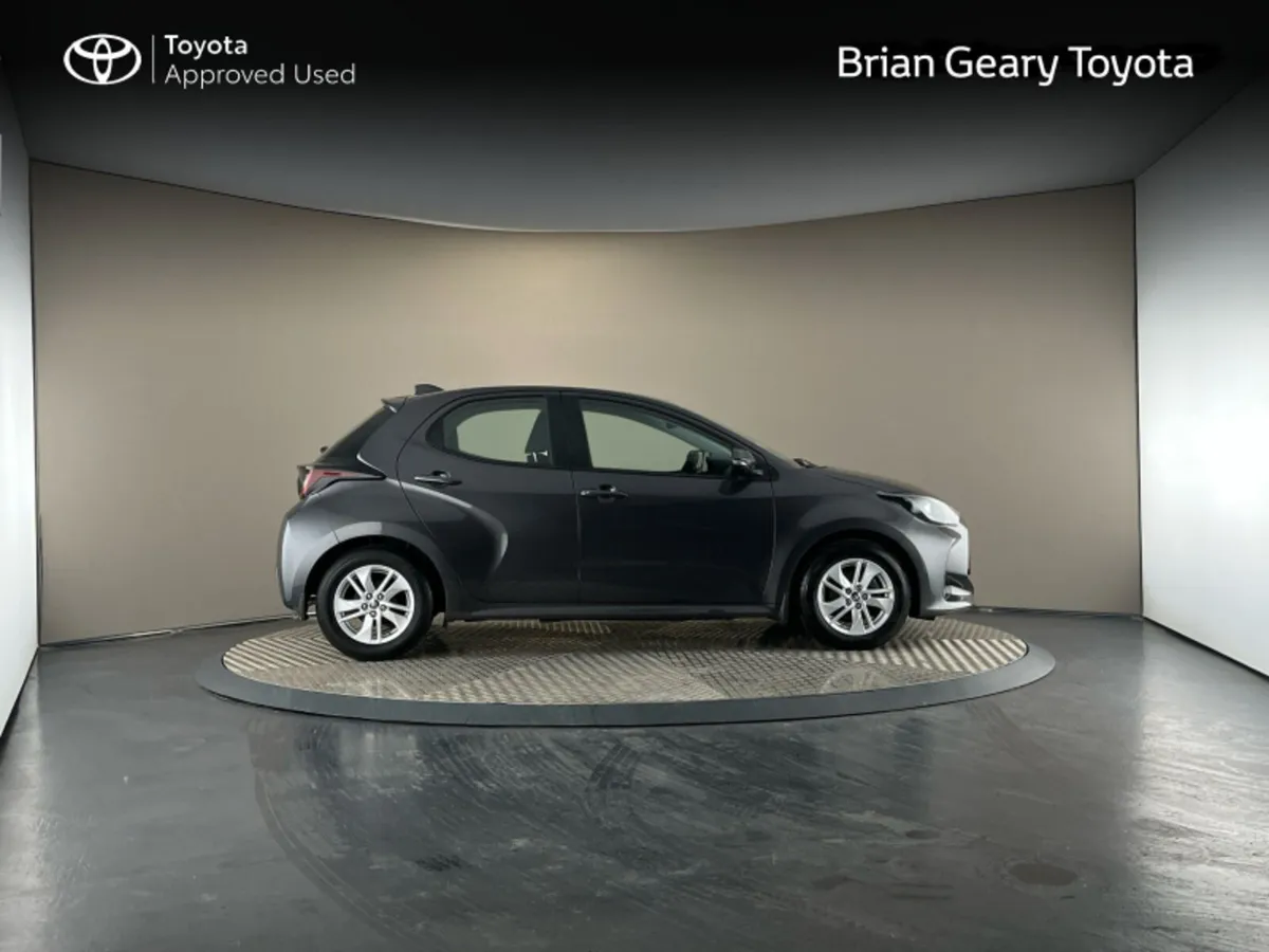 Toyota Yaris 1.0 LUNA - Image 3