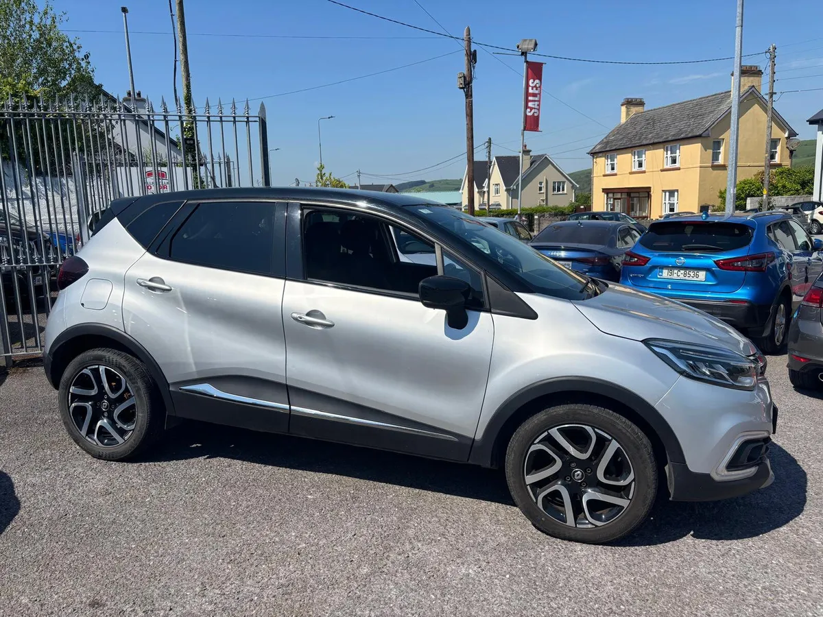 Renault Captur 2017  LOW  MILEAGE  SPOTLESS - Image 3