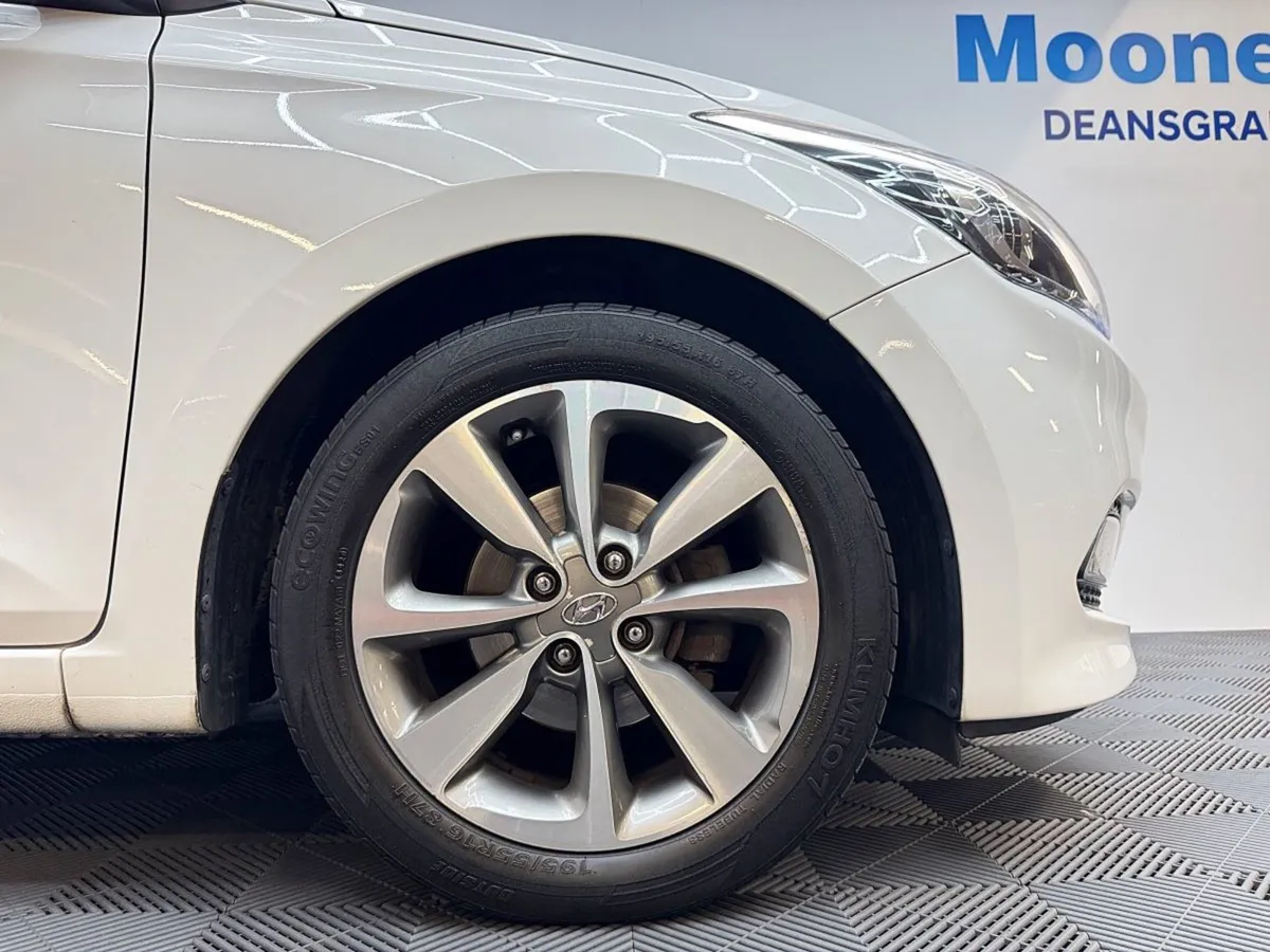 Hyundai i20 1.2 Deluxe - Image 4