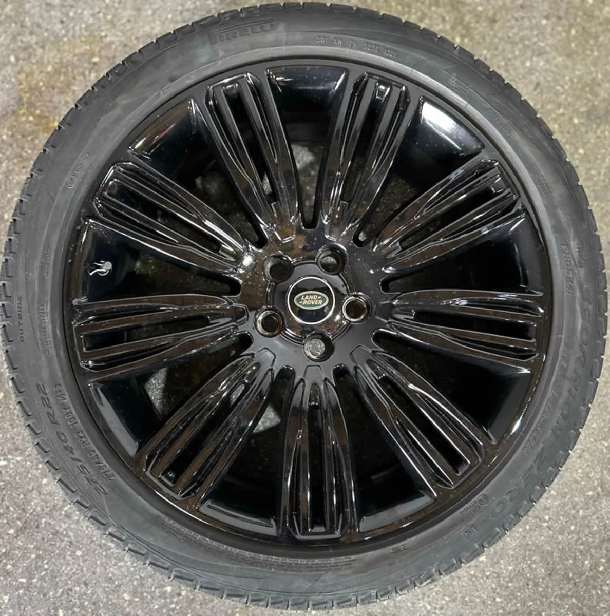 22" Genuine RANGE ROVER VELAR Alloy Wheels & Tyres - Image 2