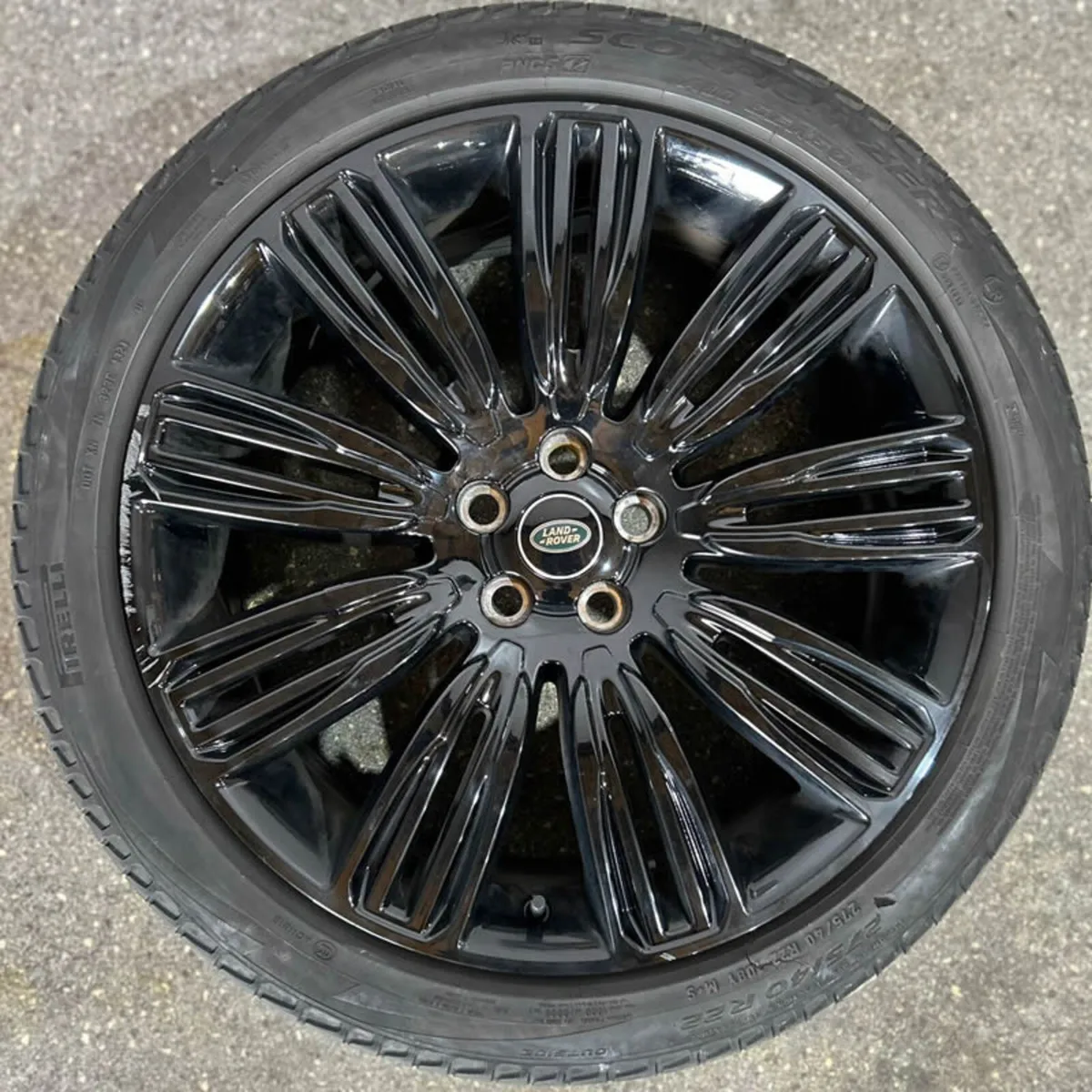 22" Genuine RANGE ROVER VELAR Alloy Wheels & Tyres - Image 4