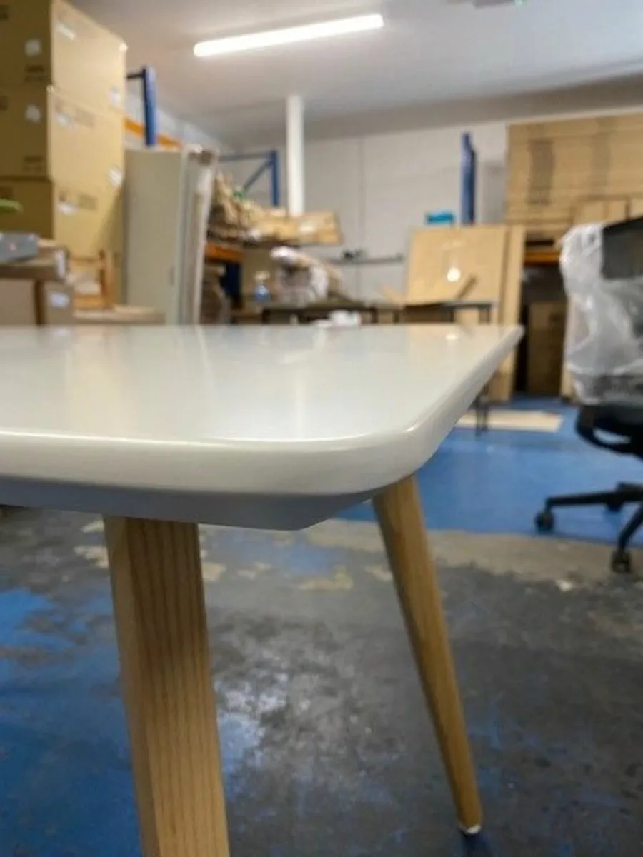 Kitchen table - Image 2