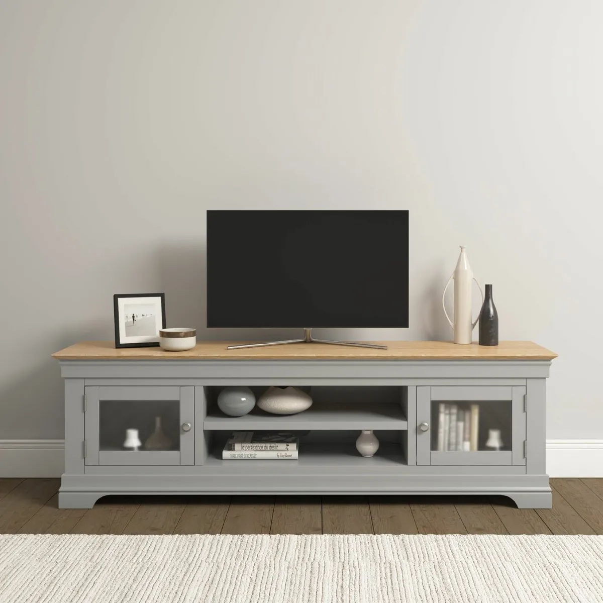 LIVING ROOM FURNIUTRE - Image 1