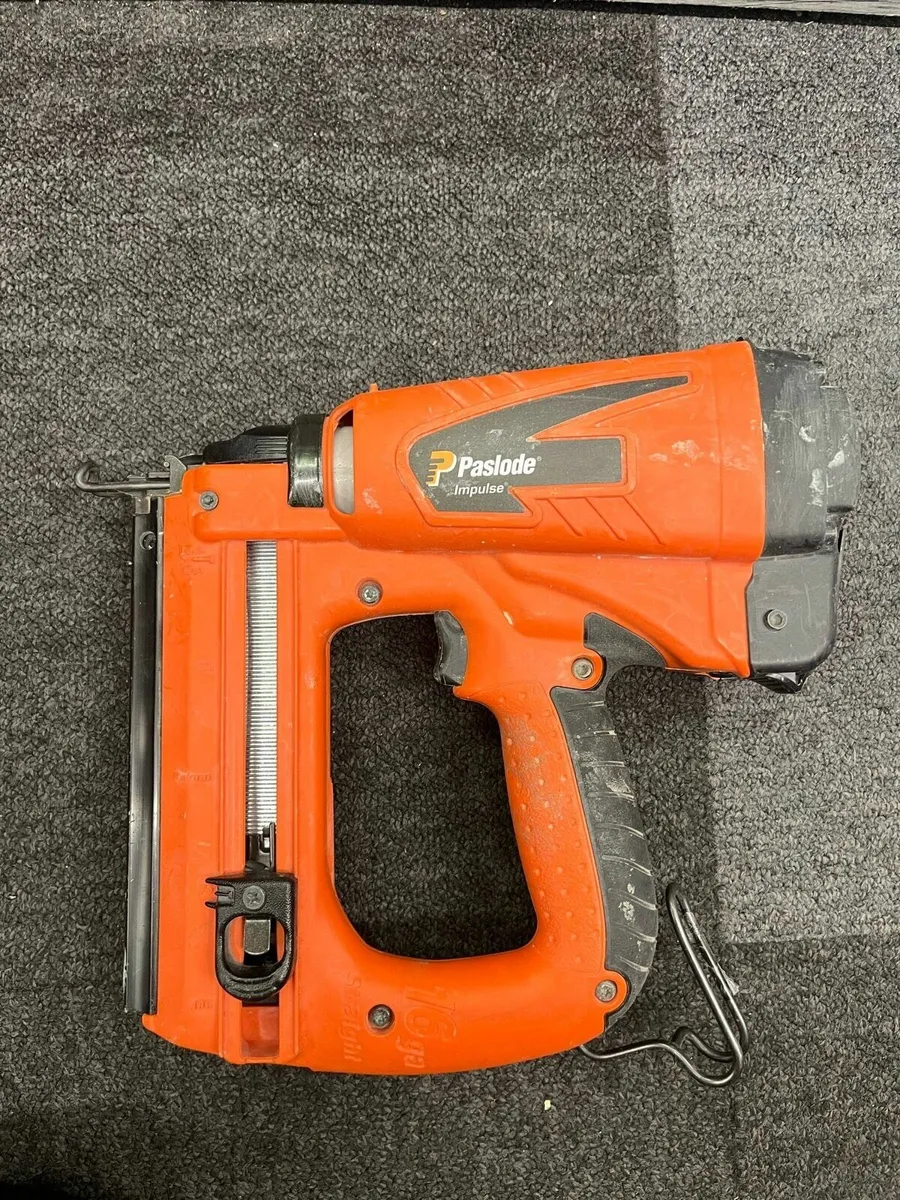 Paslode IM65 F16 lithium battery Nail Gun 2nd Fix - Image 2