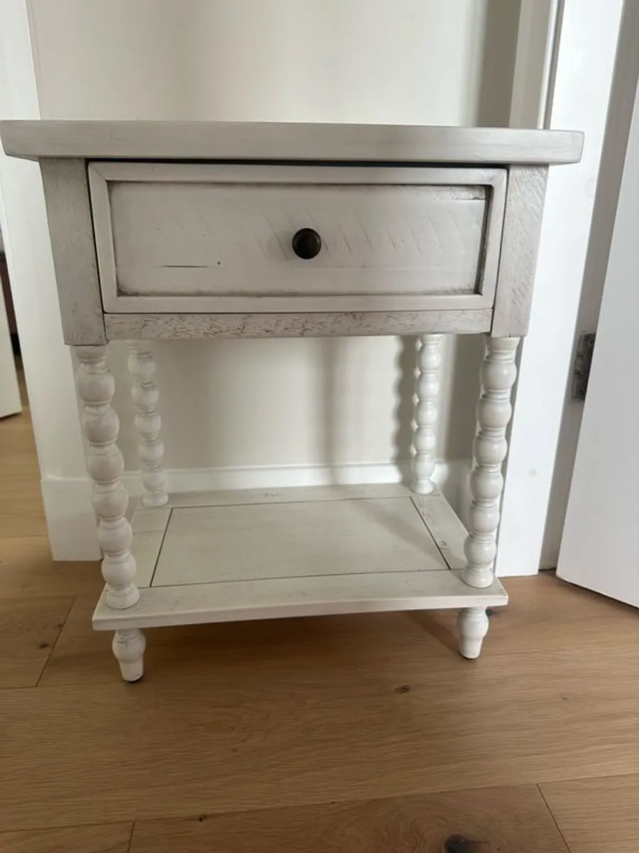 Side table / locker - Image 1