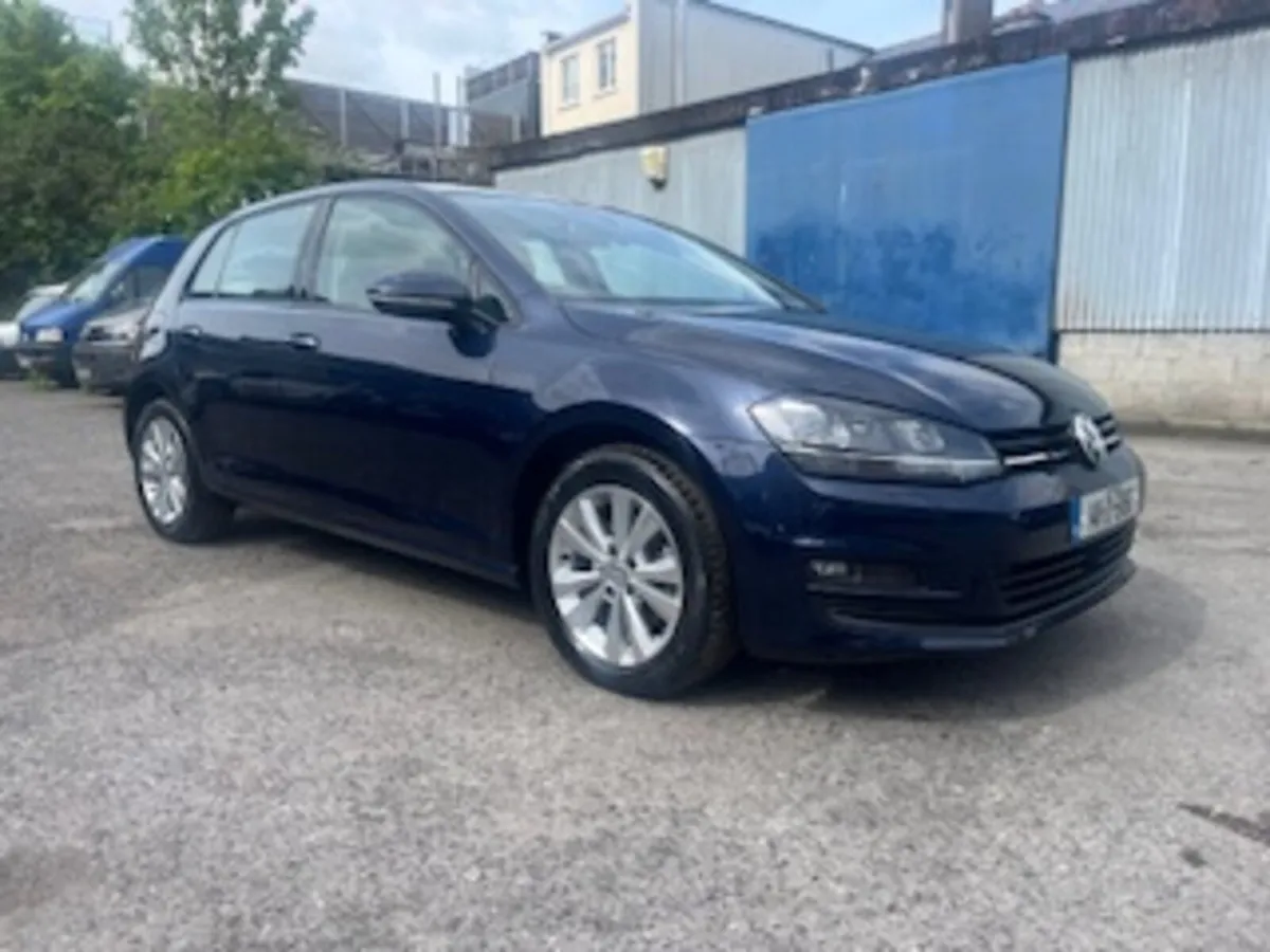 2014 VOLKSWAGEN GOLF COMFORTLINE VERY  LOW MILEAGE - Image 1