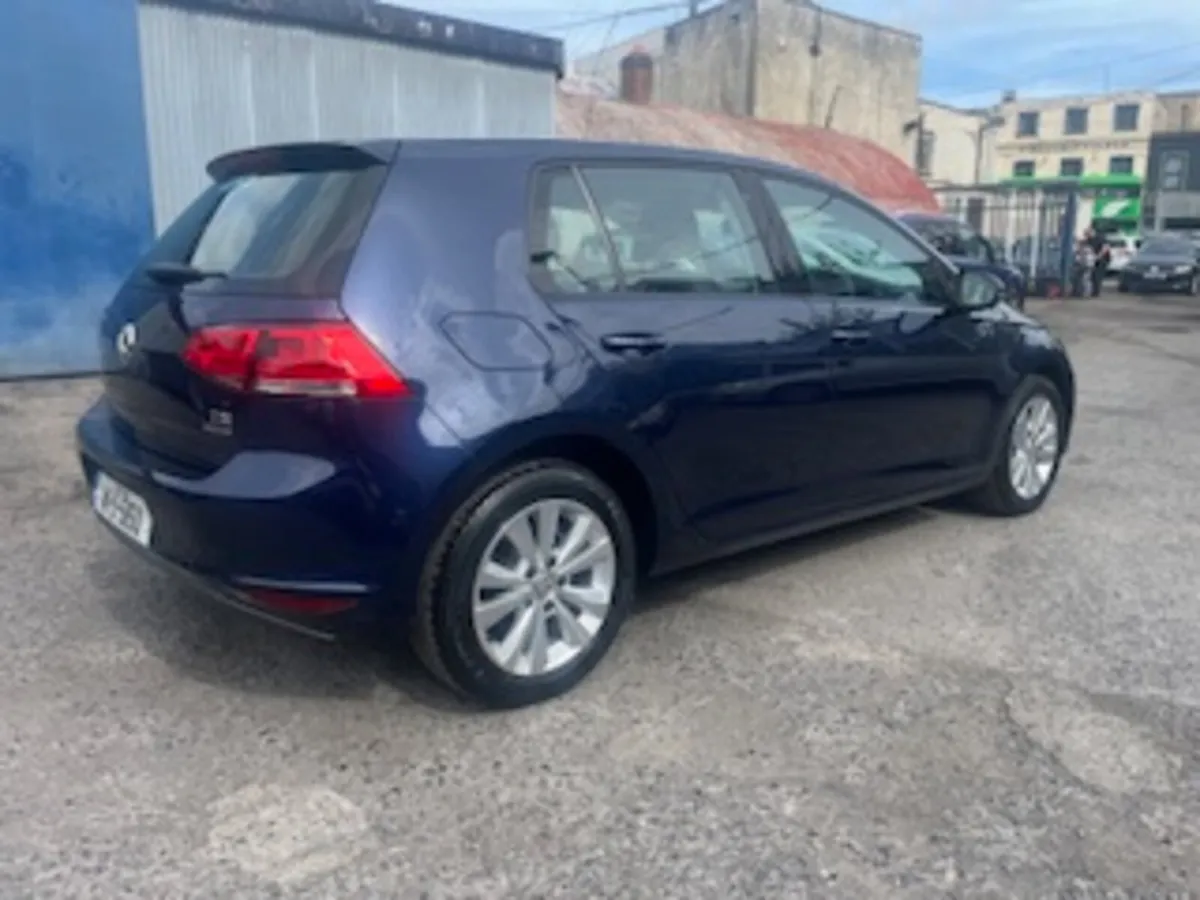 2014 VOLKSWAGEN GOLF COMFORTLINE VERY  LOW MILEAGE - Image 3