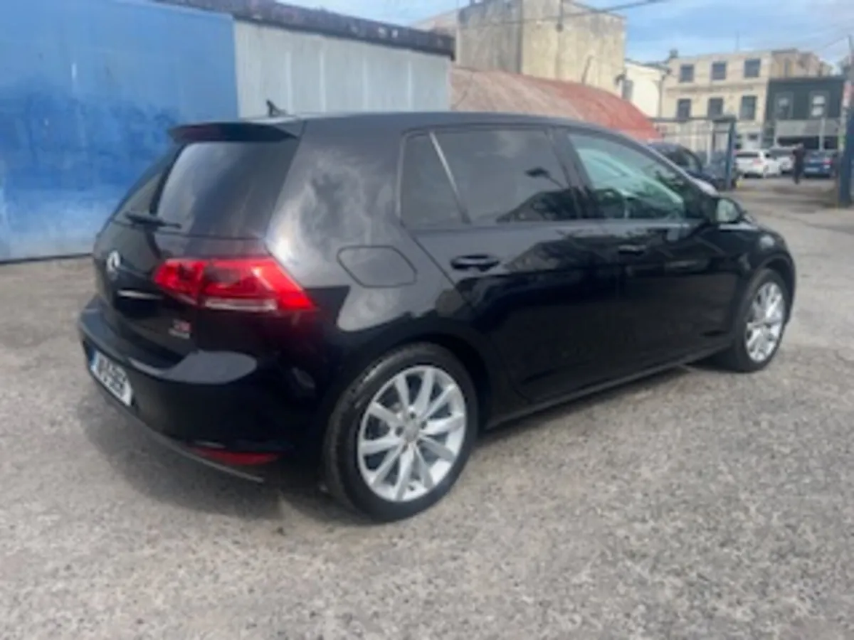 2014 VW GOLF HIGHLINE, LIKE NEW, LOW KLMS - Image 3