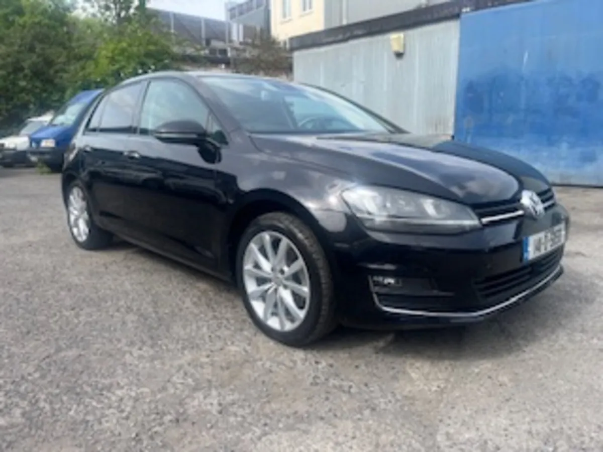 2014 VW GOLF HIGHLINE, LIKE NEW, LOW KLMS - Image 1