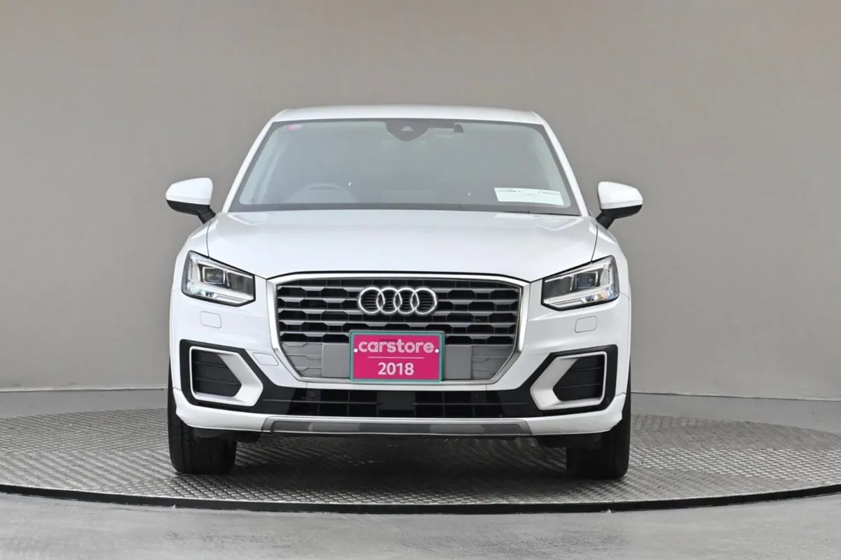 Audi Q2 1.0 Tfsi S-tronic 115BHP  reverse Cam par - Image 2